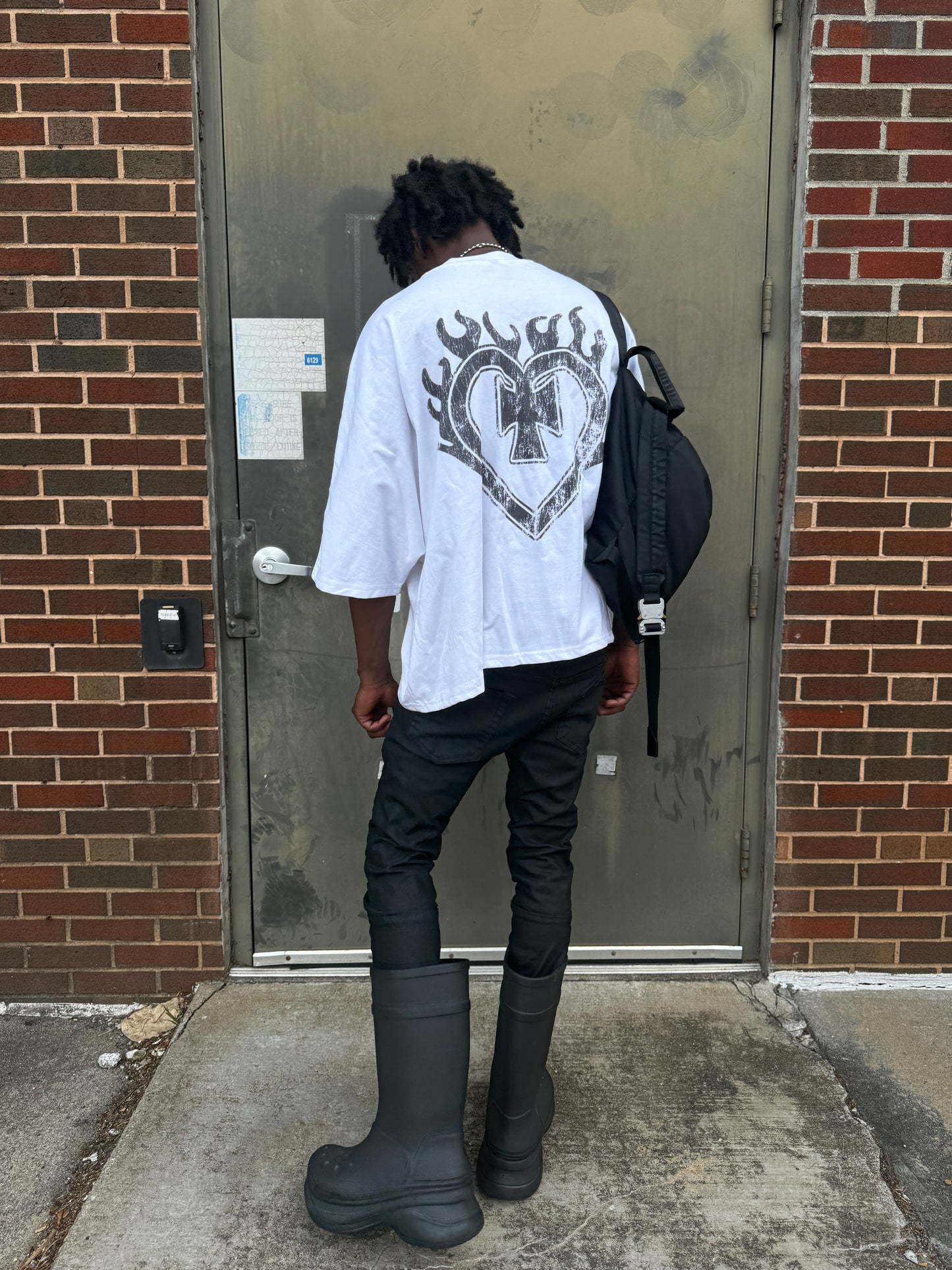 No Trust Tee (W)